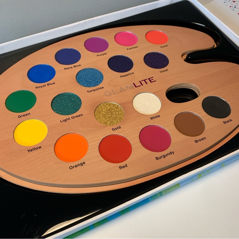 Glamlite Artist Palette Eyeshadow Set